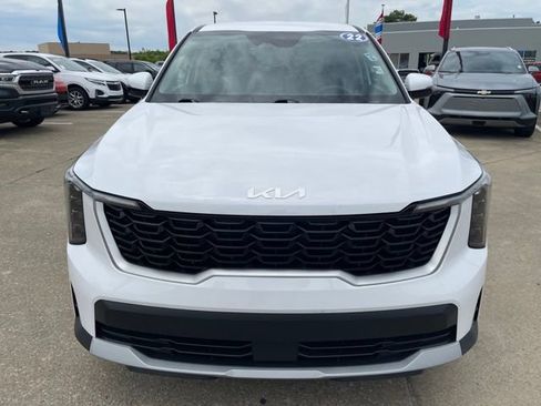 Used 2024 Kia Sorento LX FWD image 5