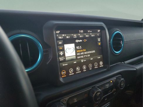 Used 2023 Jeep Wrangler Sahara image 19