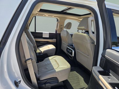Used 2022 Ford Expedition Limited AWD/4WD image 21