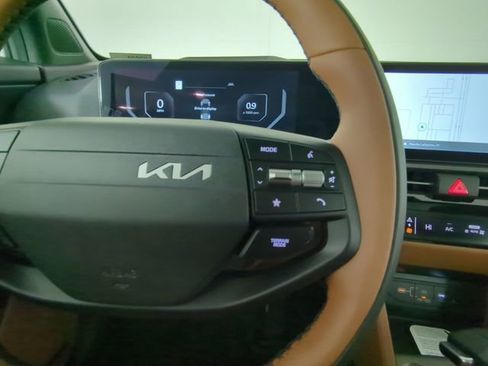 New 2026 Kia Sportage X-Line w/ X-Line Technology Package image 28