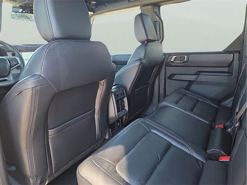 New 2025 Ford Bronco Outer Banks image 9