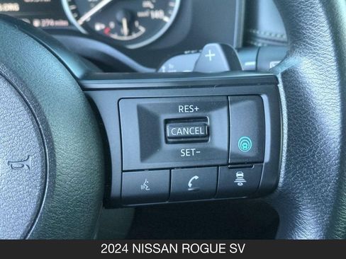 Used 2024 Nissan Rogue SV FWD image 18