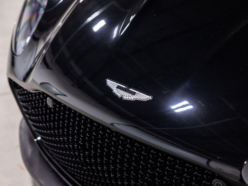Used 2022 Aston Martin DBS Superleggera RWD image 26