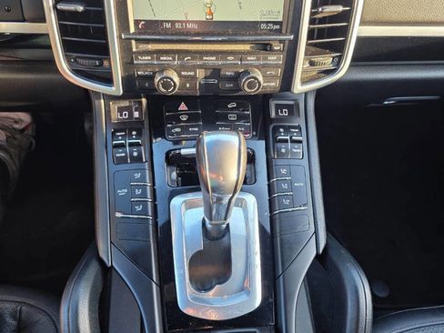 Used 2016 Porsche Cayenne image 14