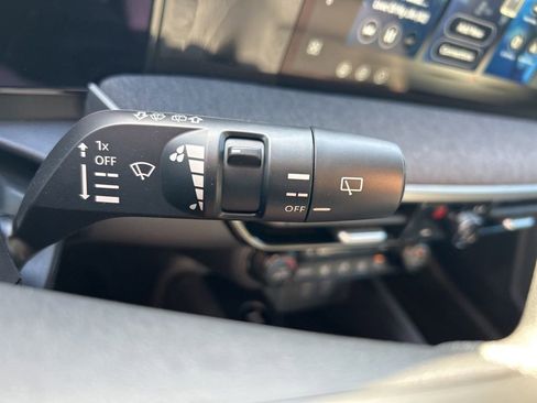 New 2026 Nissan Kicks SV w/ Charging Package FWD image 27