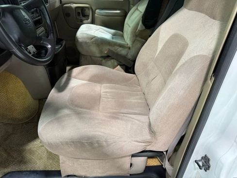 Used 2002 Chevrolet Express 1500 w/ LS Preferred Equipment Group image 16