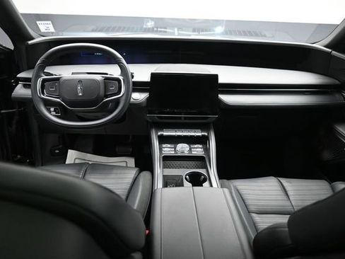 Certified 2025 Lincoln Nautilus Reserve AWD/4WD image 25