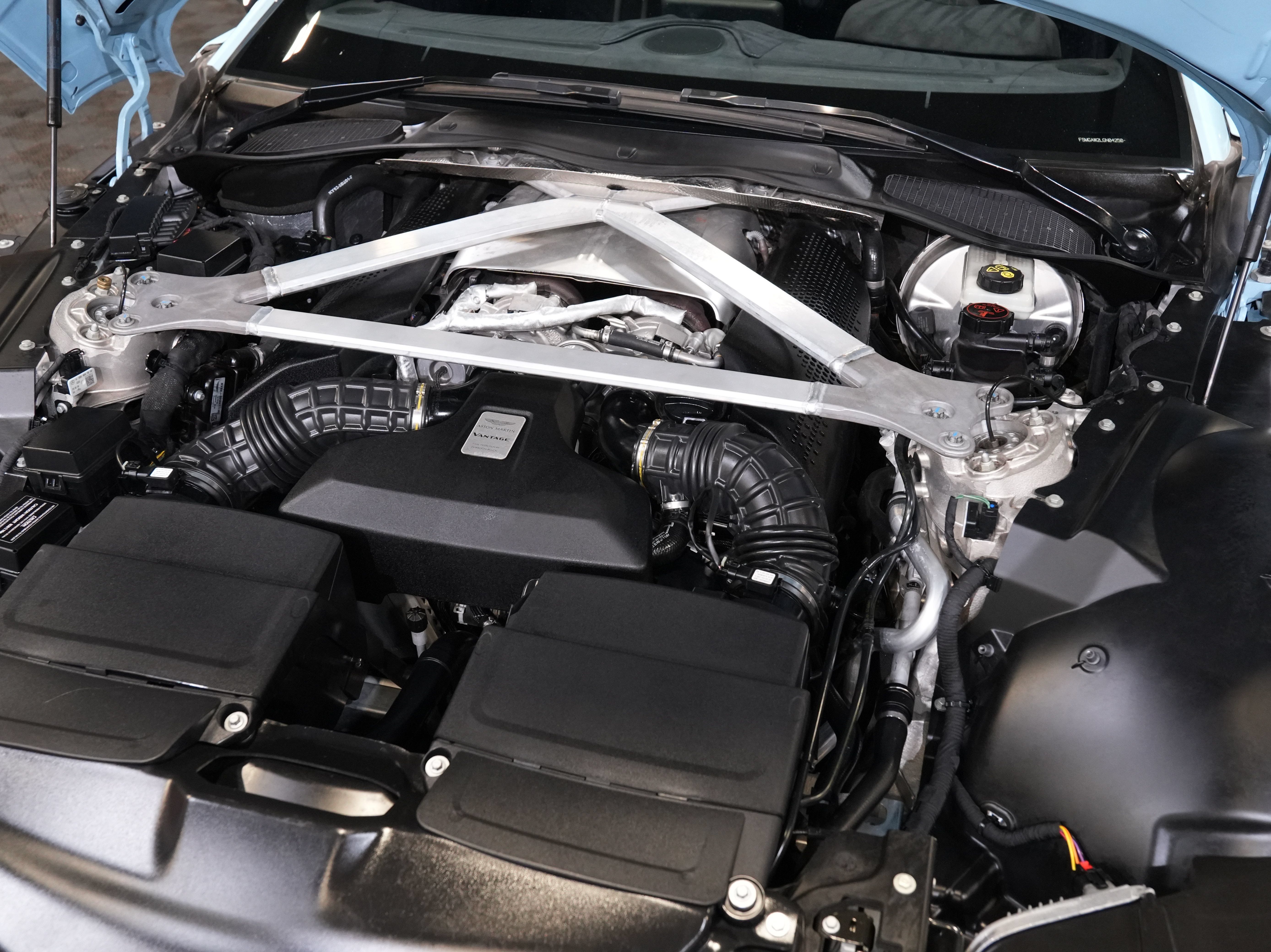 Used 2020 Aston Martin V8 Vantage Coupe RWD image 42