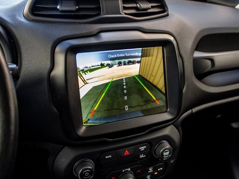 Used 2023 Jeep Renegade Limited AWD/4WD image 33