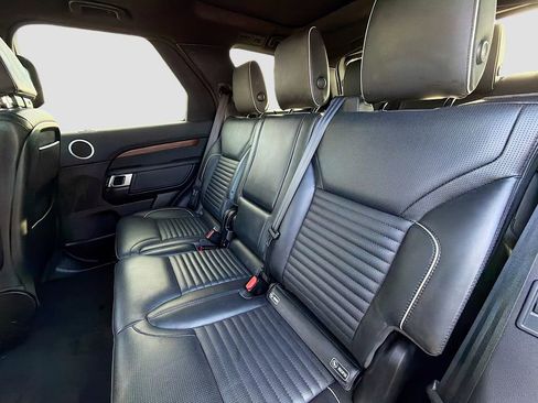 Used 2020 Land Rover Discovery HSE image 22