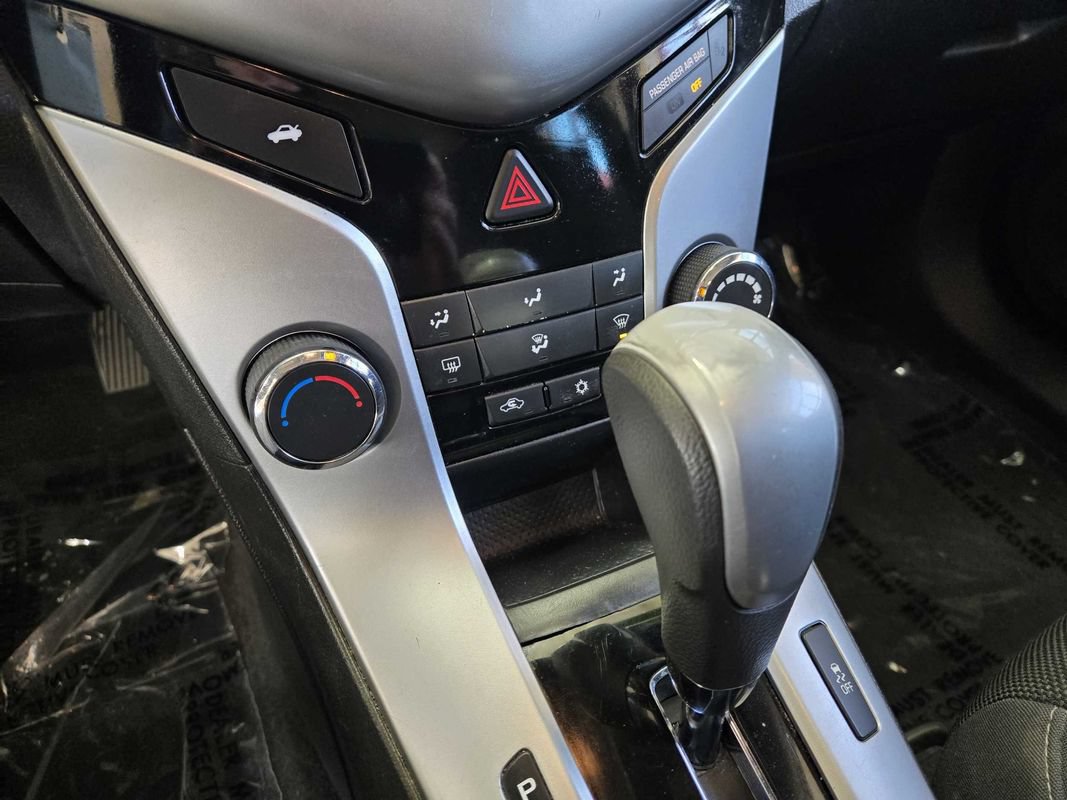 Used 2016 Chevrolet Cruze LT FWD image 16