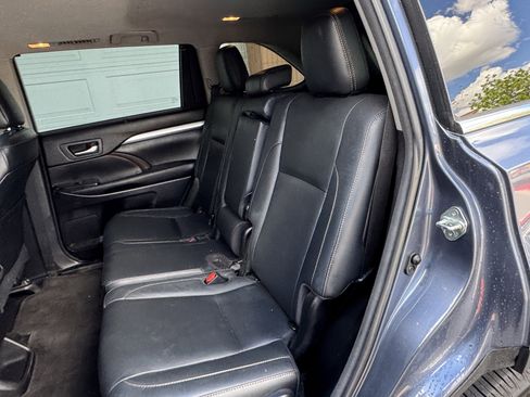 Used 2018 Toyota Highlander XLE AWD/4WD image 33