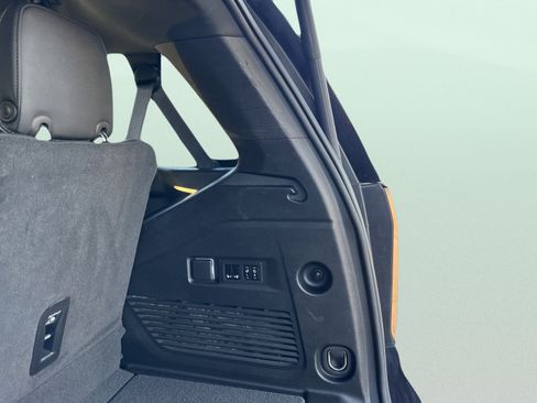 Used 2024 Chevrolet Tahoe Premier image 39