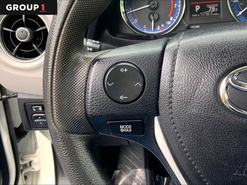 Certified 2018 Toyota Corolla LE FWD image 24