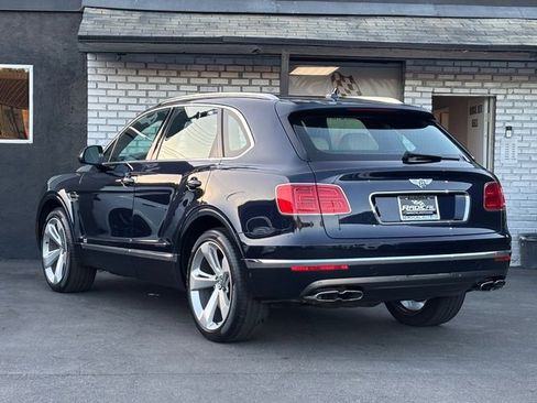 Used 2019 Bentley Bentayga AWD/4WD image 19