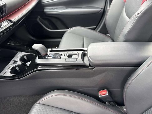 Used 2024 Toyota Prius Prime Premium FWD image 17