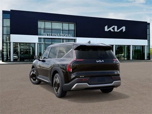 New 2026 Kia EV9 Wind image 4