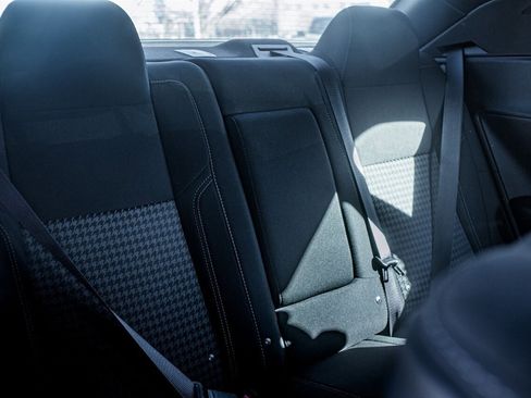 Used 2023 Dodge Challenger SXT image 32