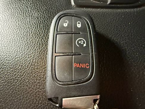 Used 2015 RAM 1500 Laramie w/ Convenience Group image 24