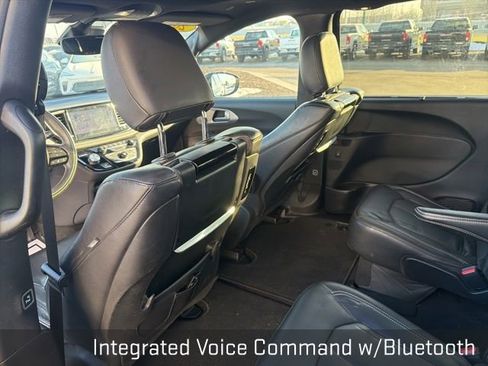 Used 2022 Chrysler Pacifica Touring-L w/ Uconnect Theater Family Group image 23