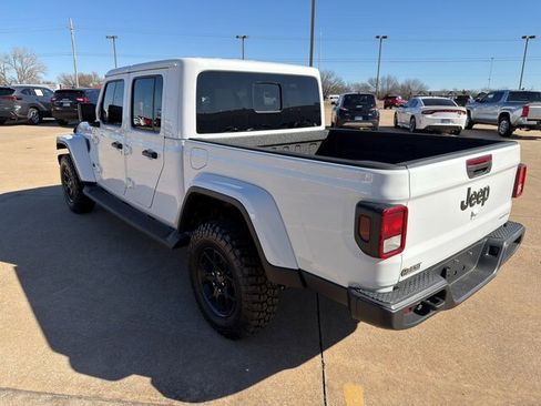 New 2025 Jeep Gladiator Sport image 15