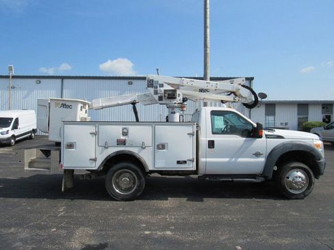 Used 2016 Ford F550 2WD Regular Cab Super Duty image 4