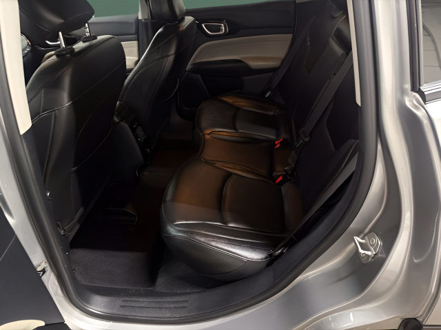 Used 2022 Jeep Compass Limited AWD/4WD image 13