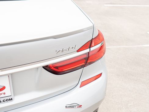 Used 2019 BMW 750i w/ M Sport Package RWD image 49