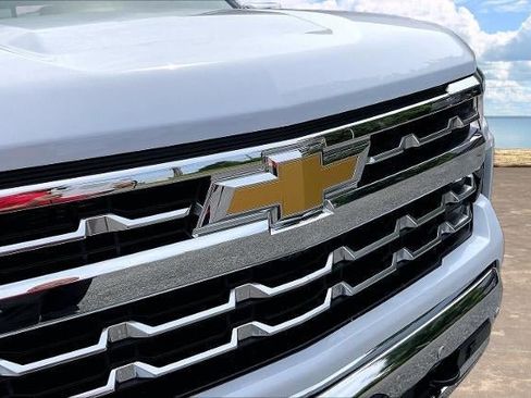 Used 2026 Chevrolet Silverado 1500 LTZ w/ LTZ Premium Package AWD/4WD image 34