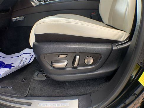 Used 2023 Lexus LX 600 4WD w/ Accessory Package (Z1) image 12