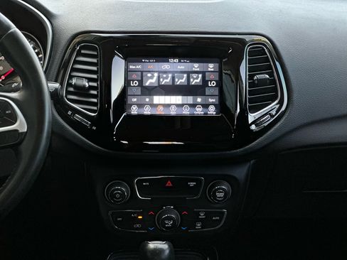 Used 2018 Jeep Compass Latitude w/ Popular Equipment Group image 16