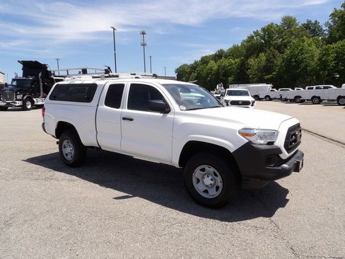 Used 2022 Toyota Tacoma SR RWD image 10
