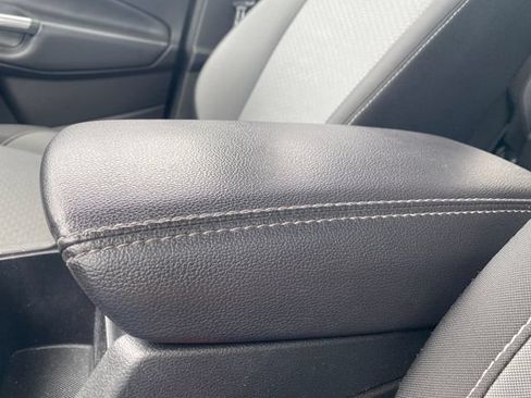 Used 2018 Ford Escape SE FWD image 25