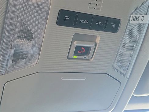 Used 2024 Toyota RAV4 LE image 17