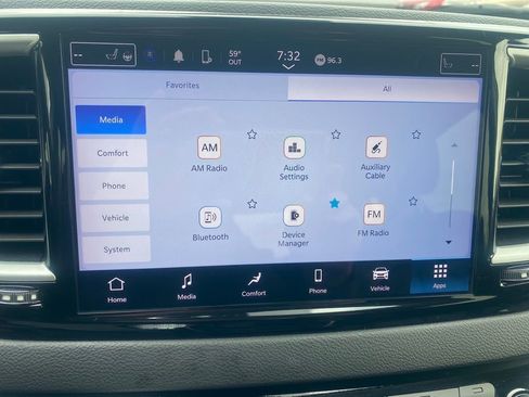 Used 2024 Chrysler Pacifica Touring-L FWD image 23