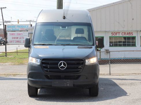 Used 2019 Mercedes-Benz Sprinter 170 image 2