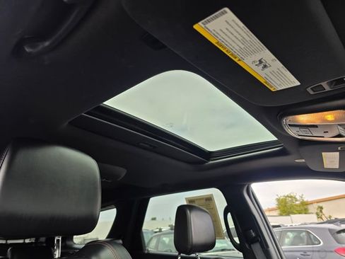 Used 2024 Dodge Durango GT RWD image 9