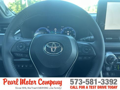 Used 2025 Toyota RAV4 Limited w/ Advanced Technology Package AWD/4WD image 9