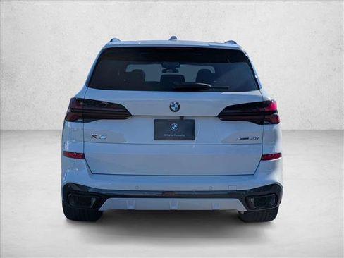 New 2026 BMW X5 xDrive40i w/ M Sport Package AWD/4WD image 6