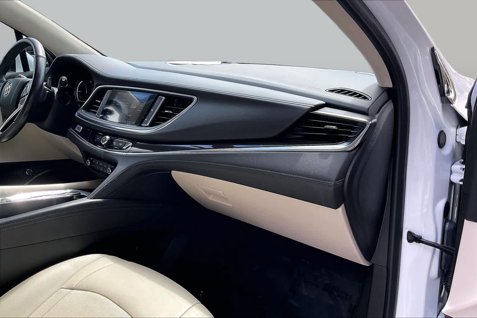 Used 2023 Buick Enclave Essence FWD image 30