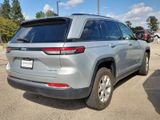 Used 2023 Jeep Grand Cherokee Limited image 3