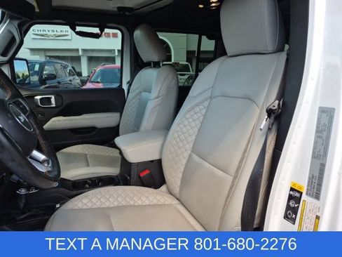 Used 2022 Jeep Wrangler Unlimited Sahara AWD/4WD image 35