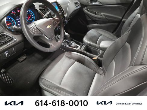 Used 2017 Chevrolet Cruze Premier image 18