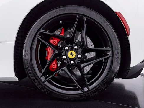 Used 2022 Ferrari F8 Tributo RWD image 33