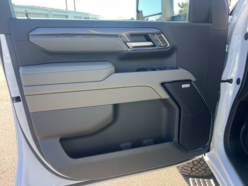 New 2026 Chevrolet Silverado 2500 ZR2 w/ LPO, Dark Essentials Package image 22