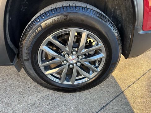 Used 2019 GMC Acadia SLT image 10