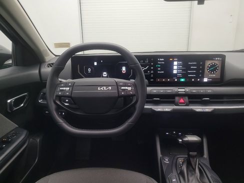 Used 2025 Kia K4 EX FWD image 22