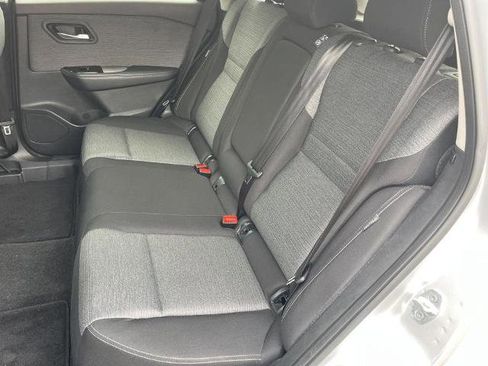 Certified 2022 Nissan Rogue SV image 17