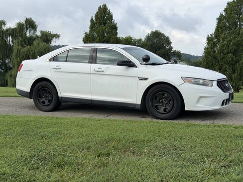 Used 2014 Ford Taurus Police Interceptor AWD image 28