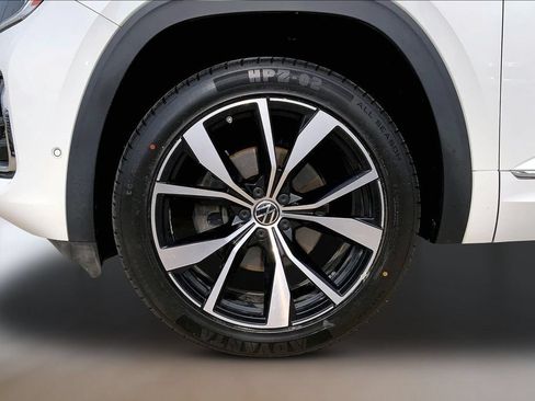 Used 2024 Volkswagen Atlas SEL Premium R-Line AWD/4WD image 9